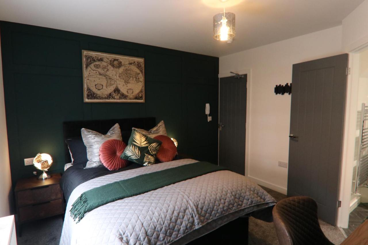 Boutique 5 bed home on Birdwell Road - Free parking Sheffield Extérieur photo