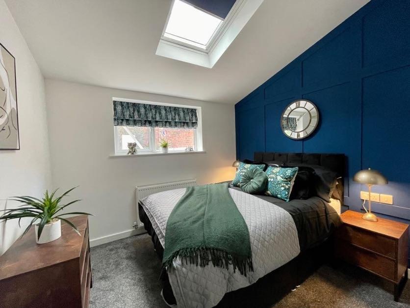 Boutique 5 bed home on Birdwell Road - Free parking Sheffield Extérieur photo